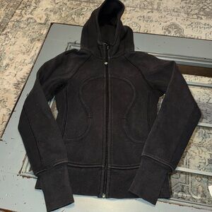 Lululemon Woman’s Scuba Faded Black Long Sleeved Jacket